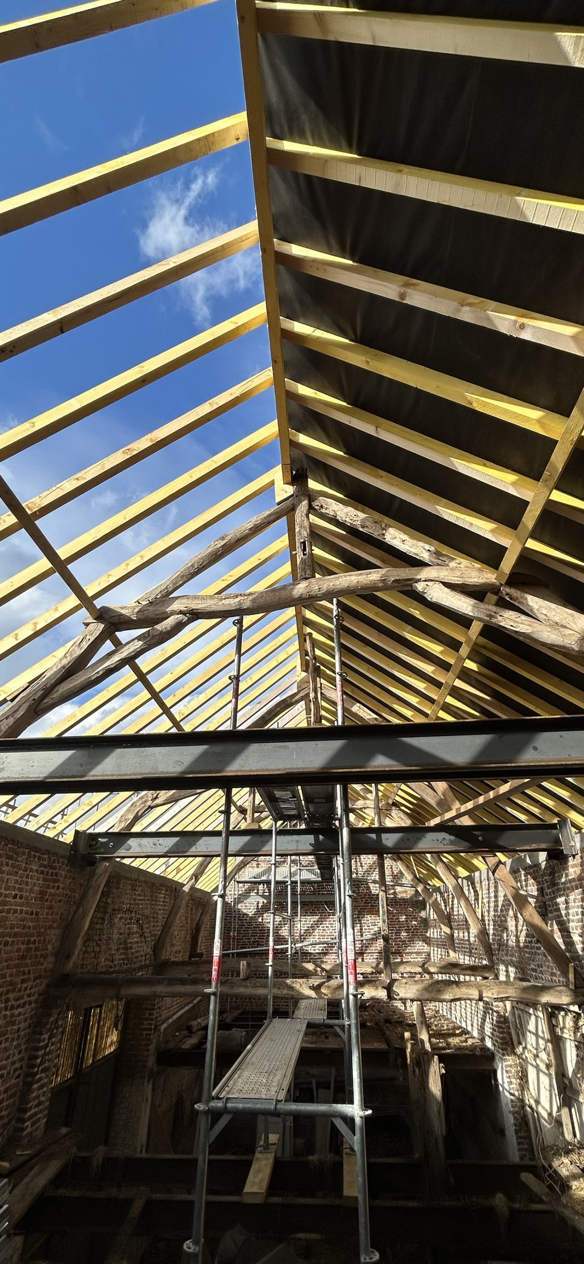 Couvreur à Valenciennes (59300) : Lottiaux Frères, entreprise de toiture en pleine rénovation de couverture